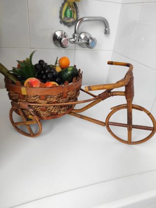 Centro de mesa decorativo bicicleta de mimbre