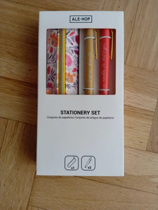 Set de Papelería ALE-HOP
