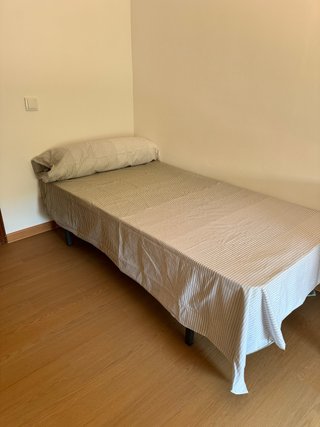 Colchón y somier de 90 practicamente nuevo