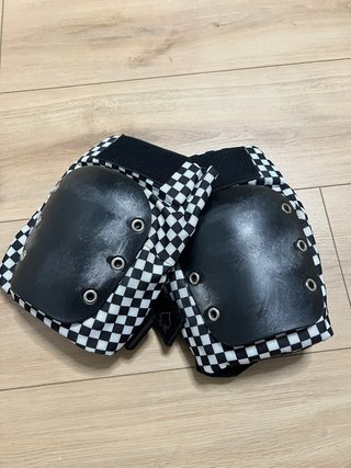 Rodilleras con Estampado de Cuadros
