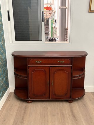 Cajonera de madera clásica