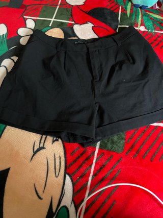 Pantalón corto negro Stradivarius