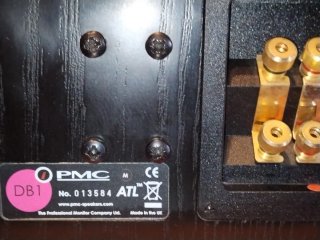 Altavoz central PMC Db1i