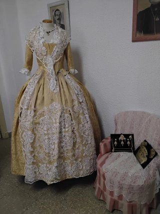 Vestido de Fallera Completo Mostaza