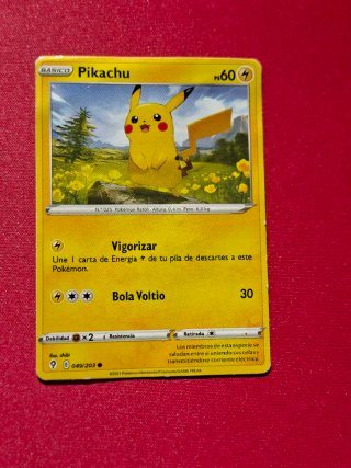 Carta Pokémon Pikachu 049/203