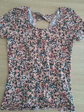 Top Stradivarius estampado