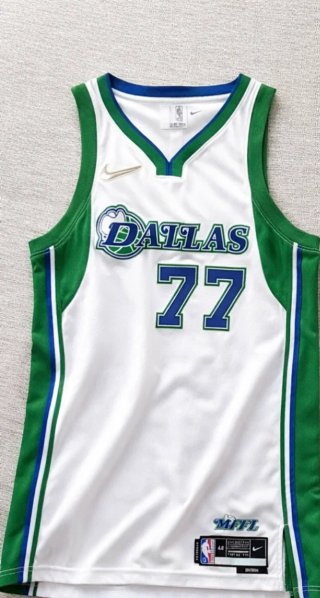 Camiseta Dallas Mavericks Luka Doncic 77
