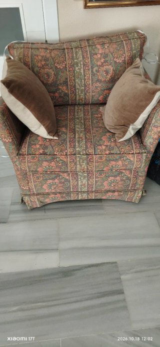 Tresillo con sofá cama .