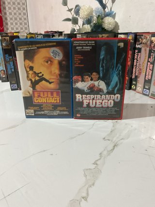 2 Películas VHS: Full Contact y Respirando Fuego