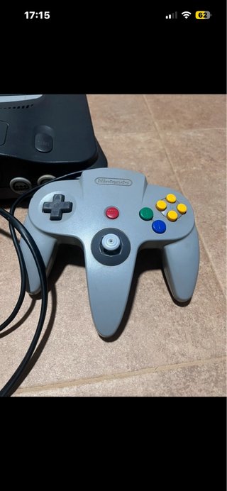 Nintendo 64 con juego Mario Tennis