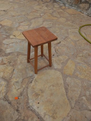 Taburete de madera