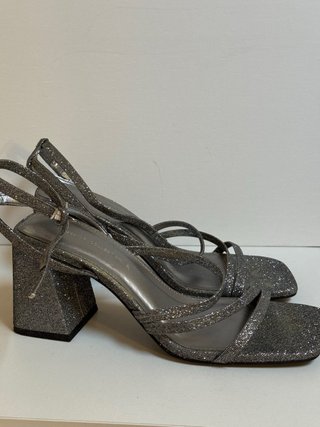 Sandalias de tacón plateadas