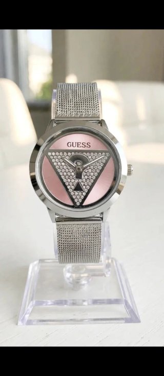Reloj Guess Plateado y Rosa en acero inoxidable.