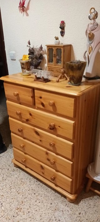 Cómoda de madera
