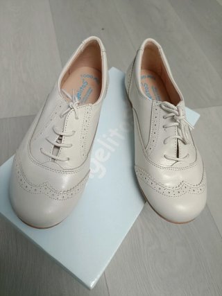 Zapatos Angelitos Beige Talla 33
