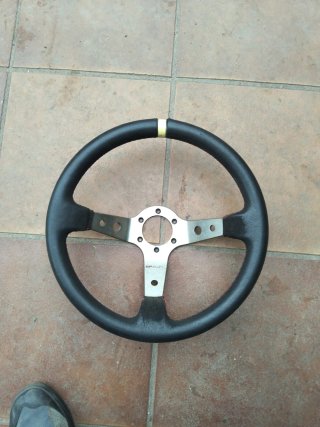 Volante desplazado GP race