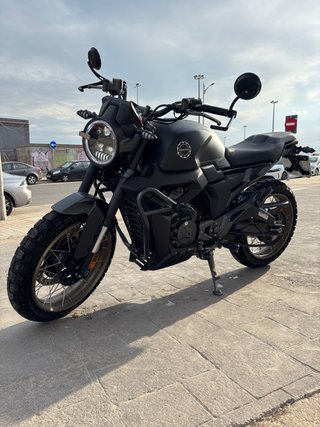 Moto Zontes G-1 X 125cc Negro Mate