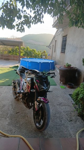 Kawasaki Z800e ITV2028