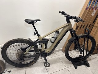 Bicicleta Eléctrica CUBE Stereo Hybrid 160S