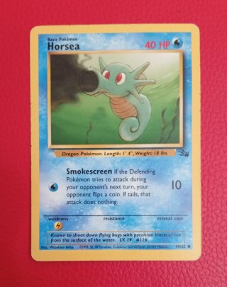 Carta Pokémon Horsea fósil