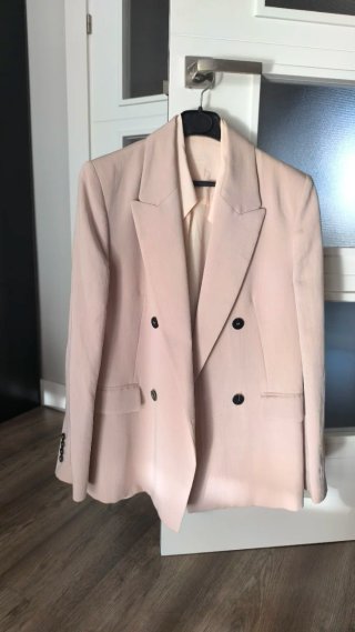 Blazer Beige Cruzada + Camisa color rosa palo