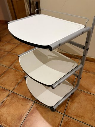 Mueble auxiliar con ruedas
