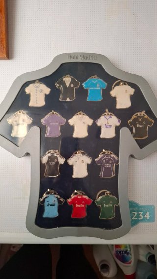 Colección 14 Llaveros Camisetas Real Madrid