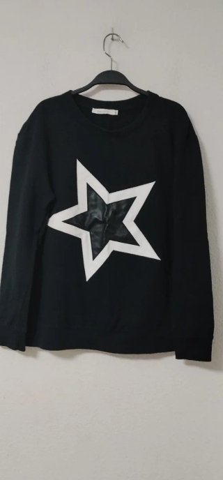 Sudadera La Morena Negra con Estrella