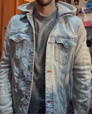 Chaqueta Vaquera Hollister con Capucha