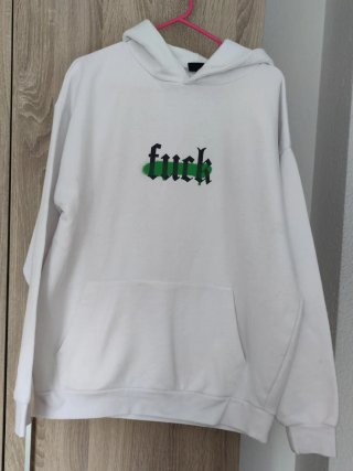 Sudadera con capucha blanca