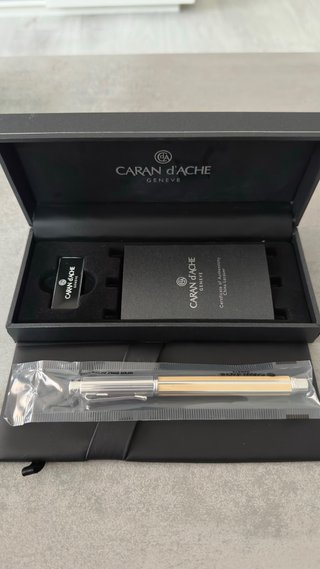 Pluma Caran d’Ache 4490.84 China Ivory Laca China