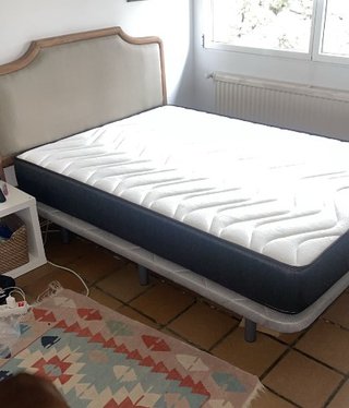 CAMA BASE TAPIZADA + COLCHON EN LIQUIDACION