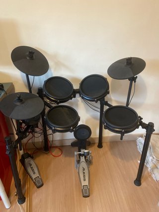 Batería Electrónica Alesis Nitro Mesh Kit