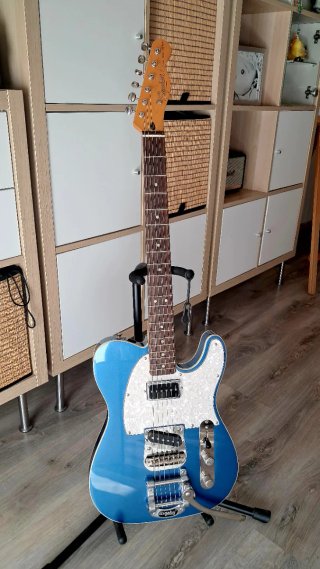 Guitarra Squier CV Custom Telecaster Bigsby