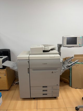 Impresora Canon imagePRESS C700 con Fiery
