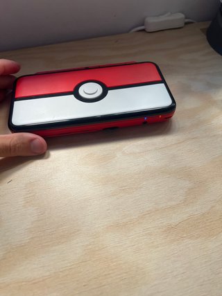New Nintendo 2DS XL Edición Poké Ball