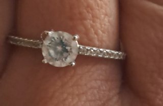 Anillo de oro blanco