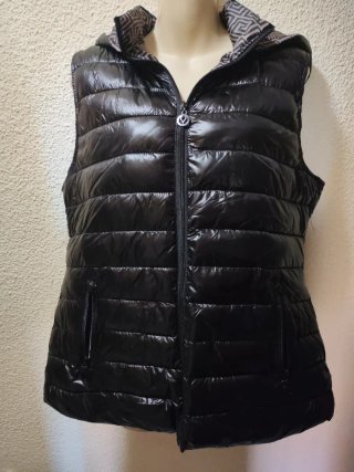Chaleco Acolchado Negro con Capucha