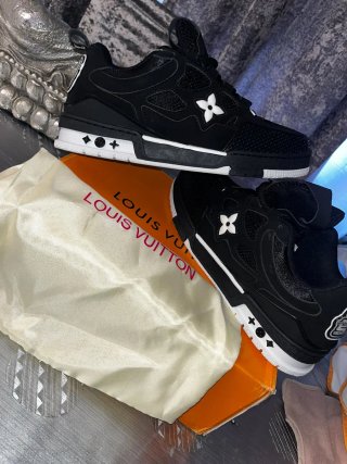 Zapatillas Louis Vuitton LV Negras y blancas