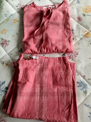 Pijama de dos piezas rosa
