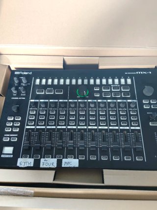 Mezclador Roland MX-1