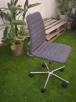 Silla de escritorio gris