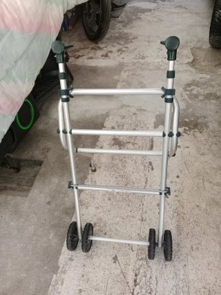 Andador para personas mayores
