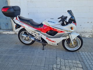 Suzuki GSX750F 1990 + Lote de recambios