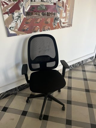 Silla de oficina negra