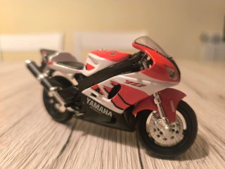 Moto Maisto Yamaha YZF 1:18