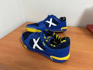 Zapatillas Munich Azules y Amarillas