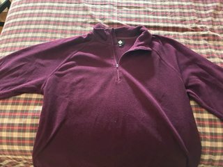 Jersey con cremallera color granate