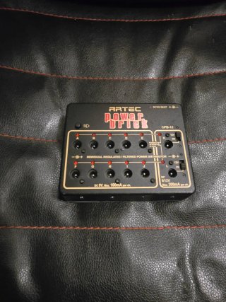 ARTEC Power Brick CPB-12 + 12 Cables + Caja