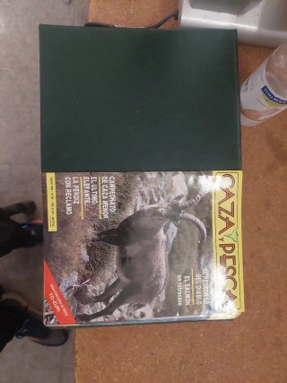 Lotes encuadernados de revistas Caza y Pesca.